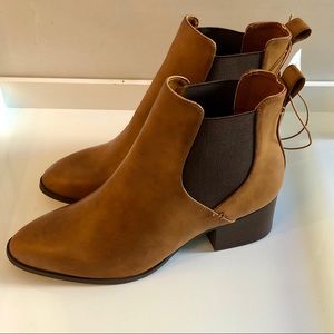 LOFT Chelsea Boots